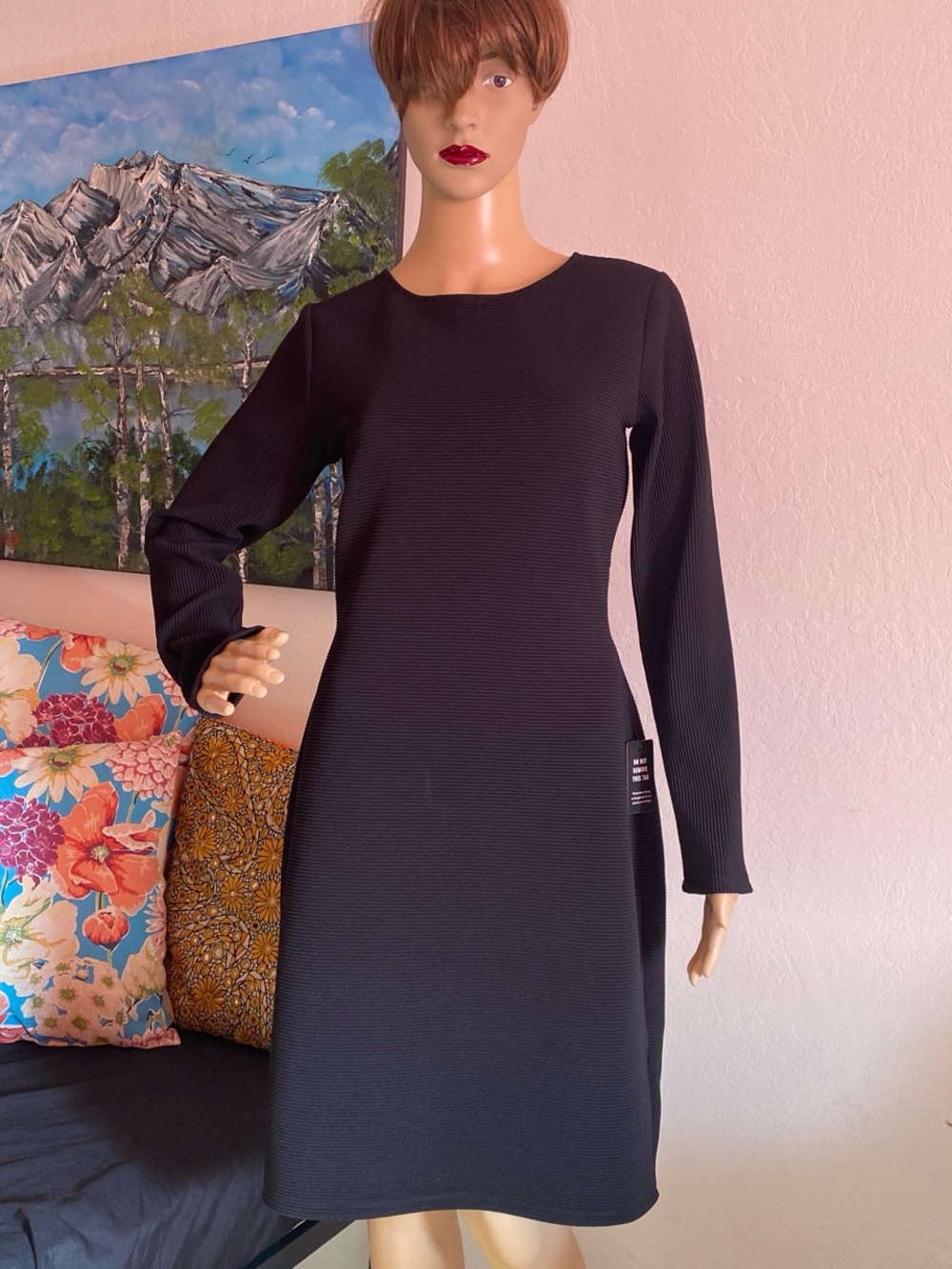 Black Long-Sleeve Shift Dress — Minimalist Everyday Dress